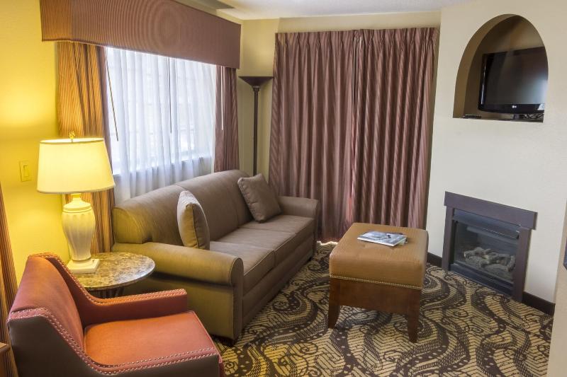 MCM Elegante Lodge & Suites Ruidoso image