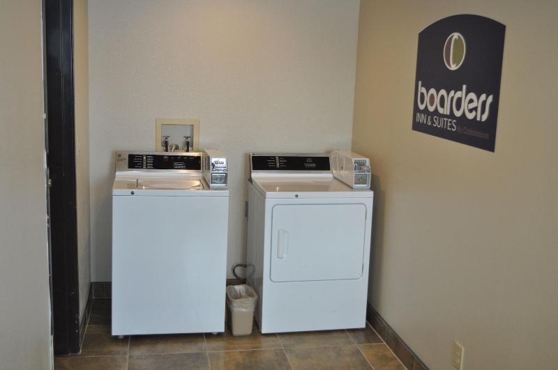 Boarders Inn & Suites by Cobblestone Hotels – Br image