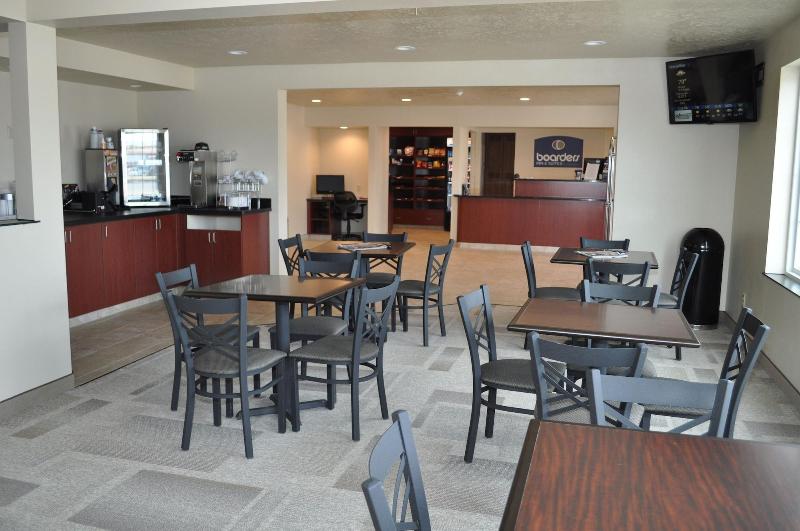 Boarders Inn & Suites by Cobblestone Hotels – Br image