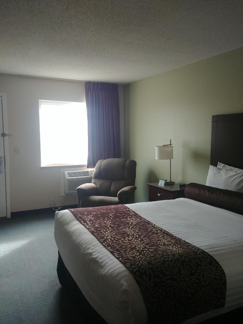 Boarders Inn & Suites by Cobblestone Hotels – Br image