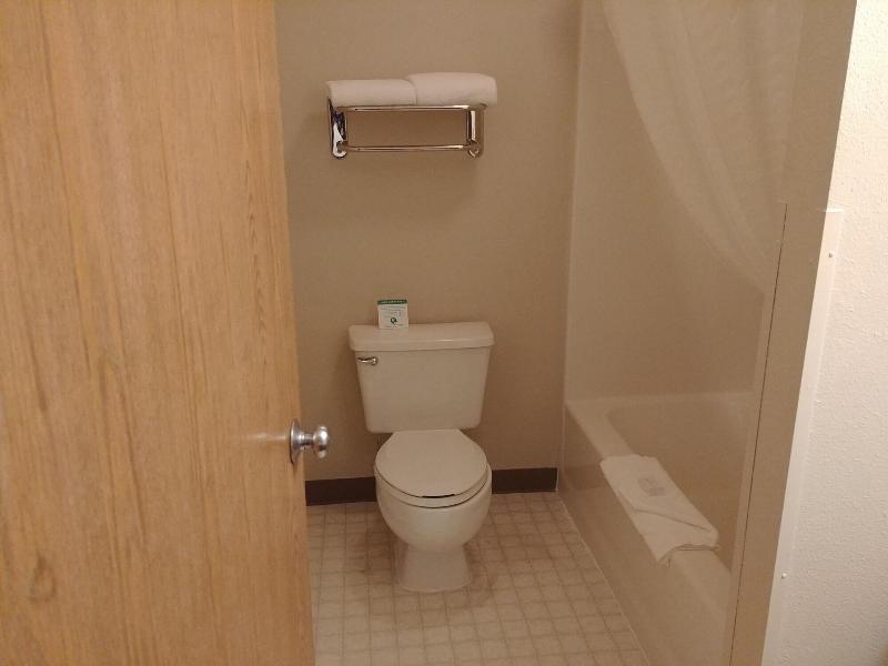 Boarders Inn & Suites by Cobblestone Hotels – Br image