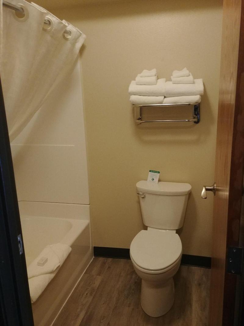 Boarders Inn & Suites by Cobblestone Hotels – Br image