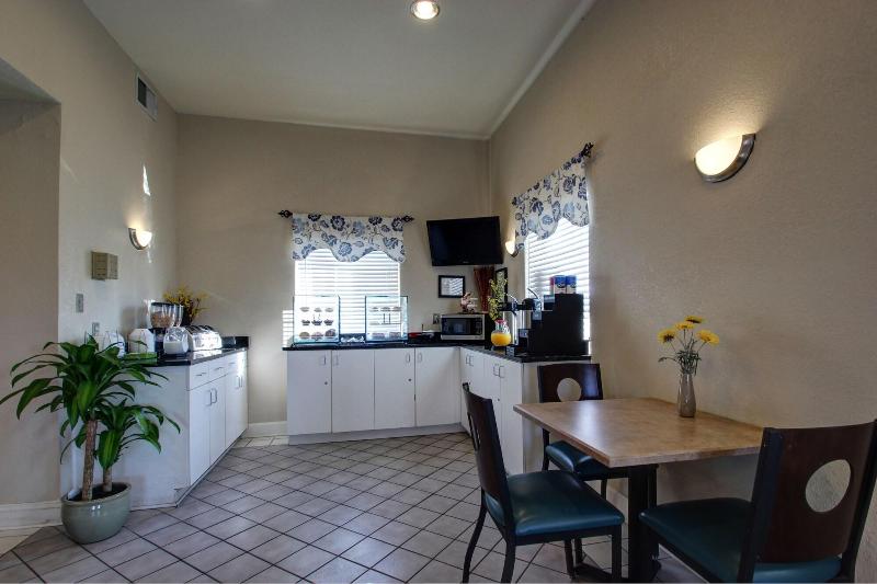 Key West Inn Tunica image