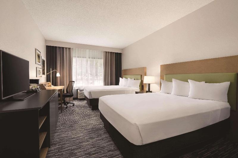 Country Inn & Suites by Radisson, Detroit Lakes, M image