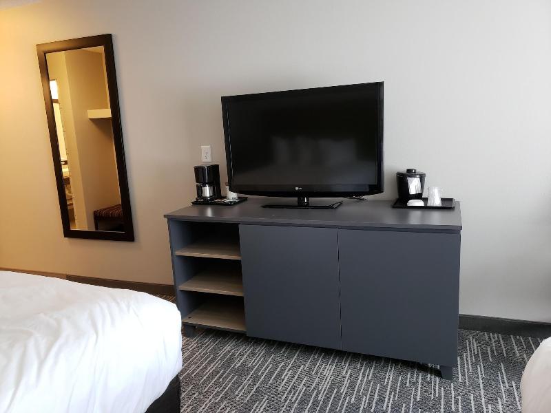 Country Inn & Suites by Radisson, Detroit Lakes, M image