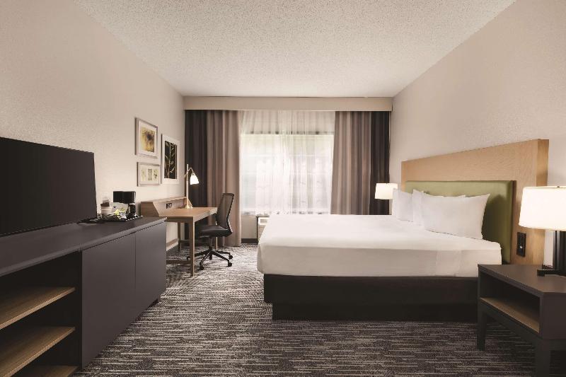 Country Inn & Suites by Radisson, Detroit Lakes, M image