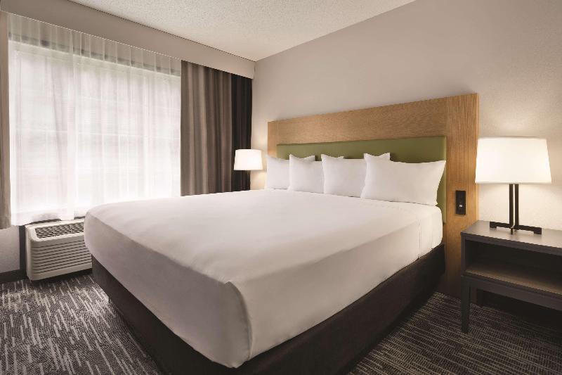Country Inn & Suites by Radisson, Detroit Lakes, M image