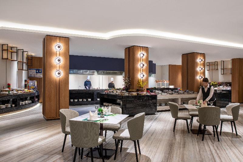 Holiday Inn Ningde Dijing image 1