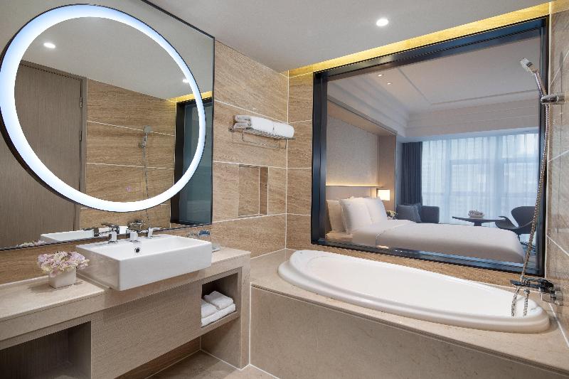 Holiday Inn Ningde Dijing image