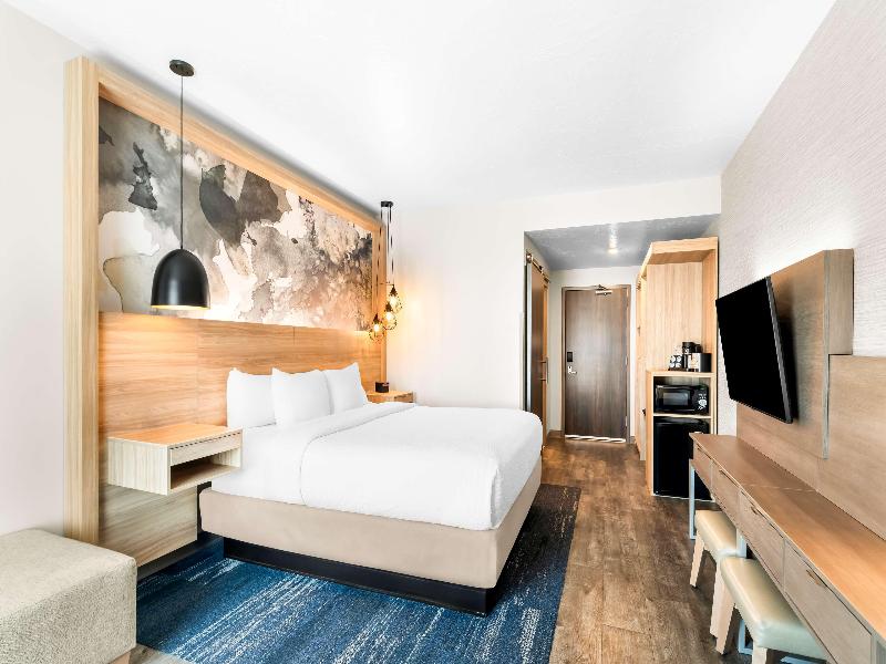 Best Western Plus Settlers Point image