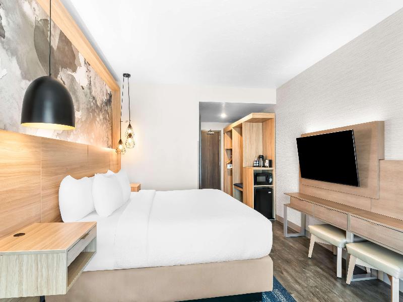 Best Western Plus Settlers Point image