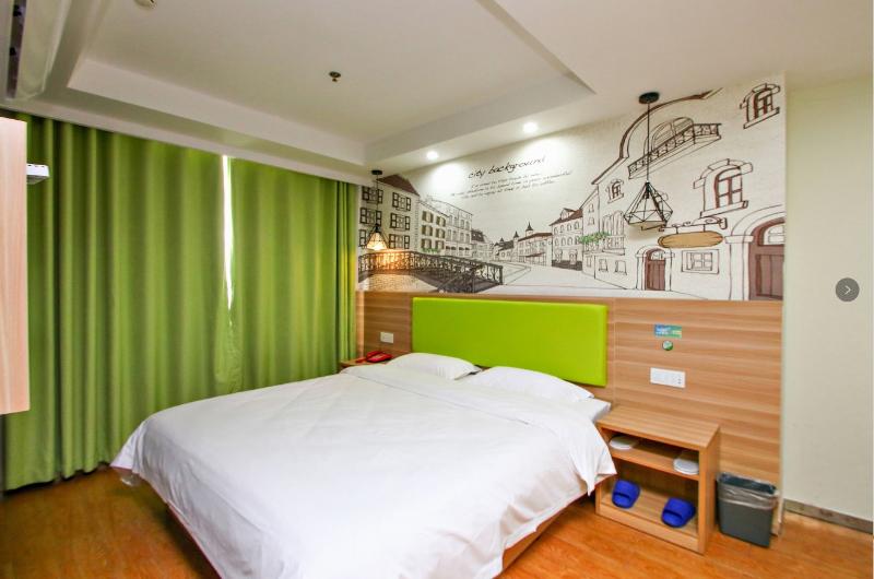 Paibaiyun Hotel (Fuyang Train Station) — photo 5