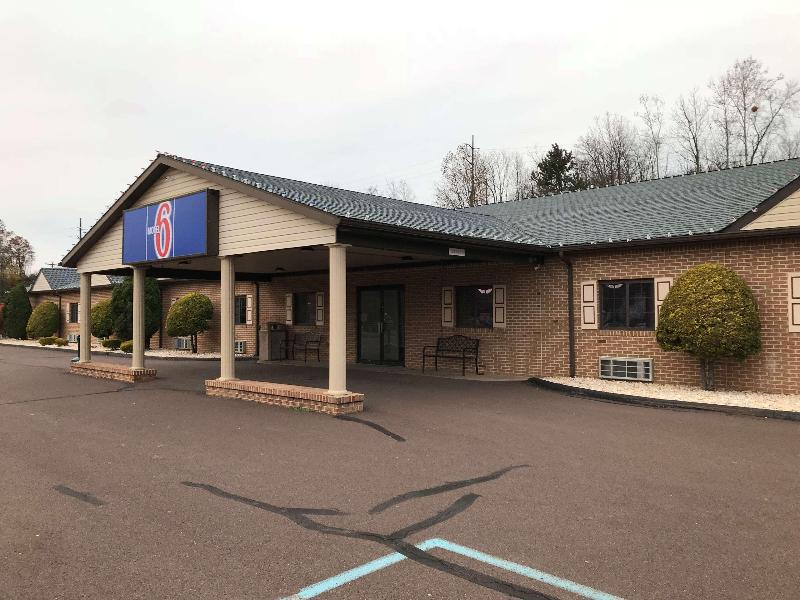 Motel 6 Bloomsburg, PA image