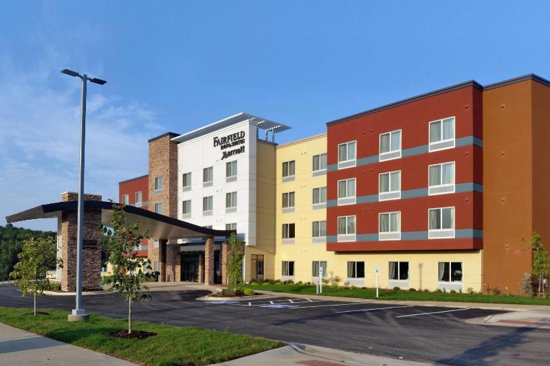 Fairfield Inn & Suites by Marriott Decorah image