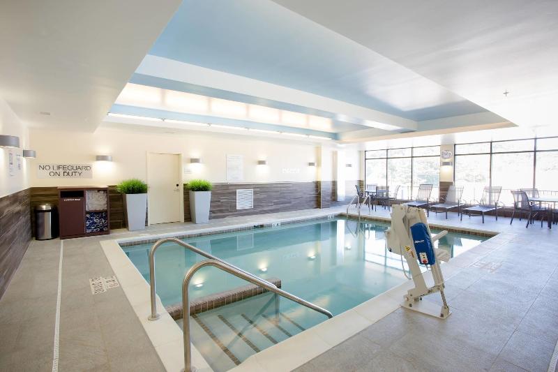 Fairfield Inn & Suites by Marriott Decorah image