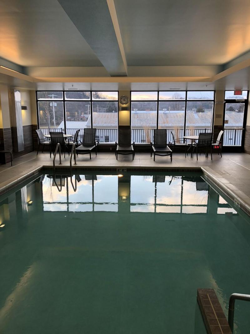 Fairfield Inn & Suites by Marriott Decorah image