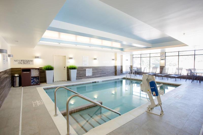 Fairfield Inn & Suites by Marriott Decorah image