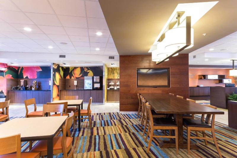 Fairfield Inn & Suites by Marriott Decorah image