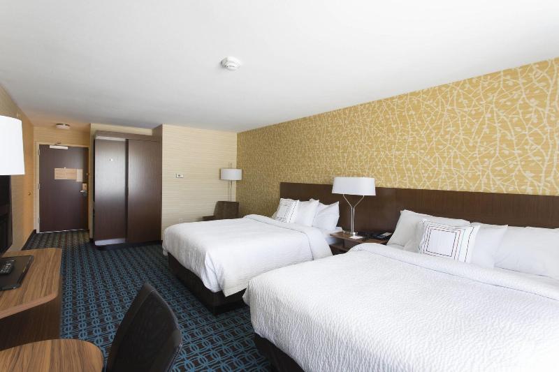 Fairfield Inn & Suites by Marriott Decorah image