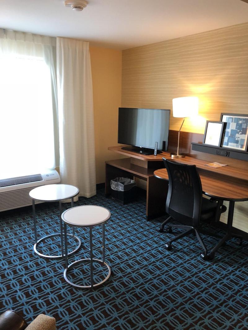 Fairfield Inn & Suites by Marriott Decorah image