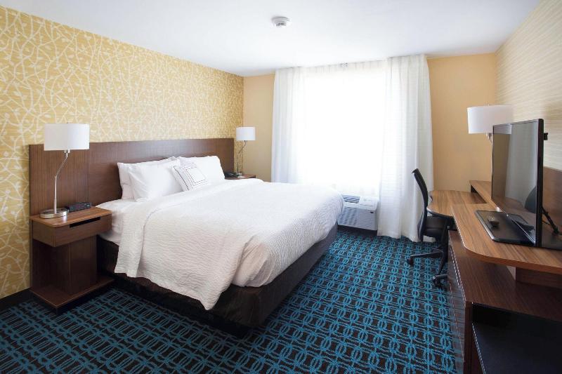 Fairfield Inn & Suites by Marriott Decorah image