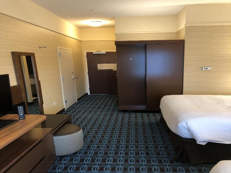 Fairfield Inn & Suites by Marriott Decorah image