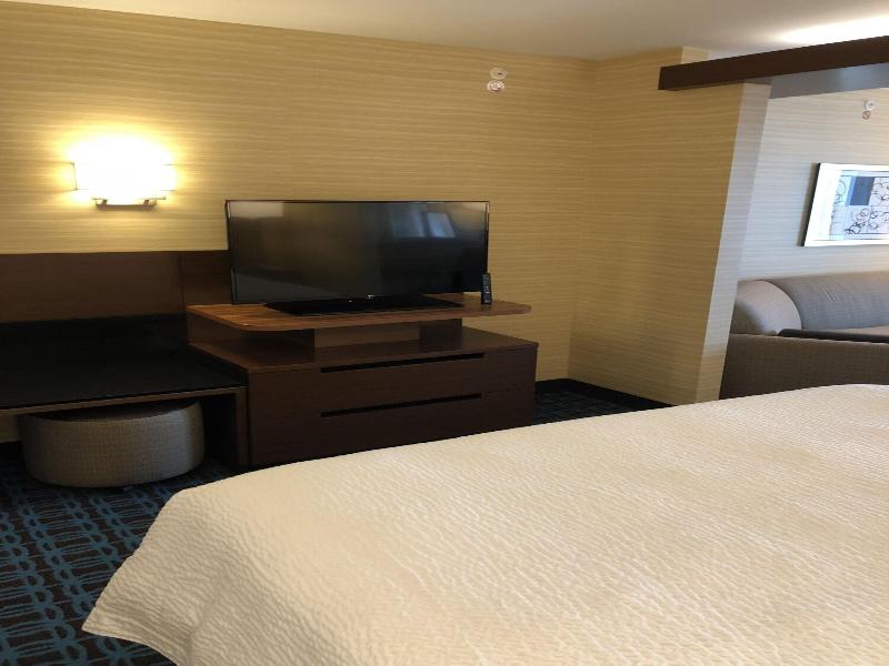 Fairfield Inn & Suites by Marriott Decorah image