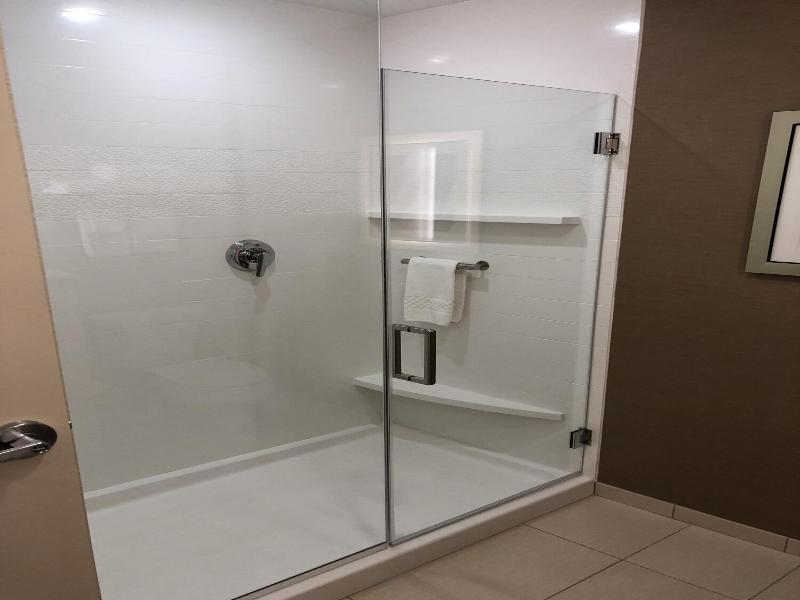 Fairfield Inn & Suites by Marriott Decorah image