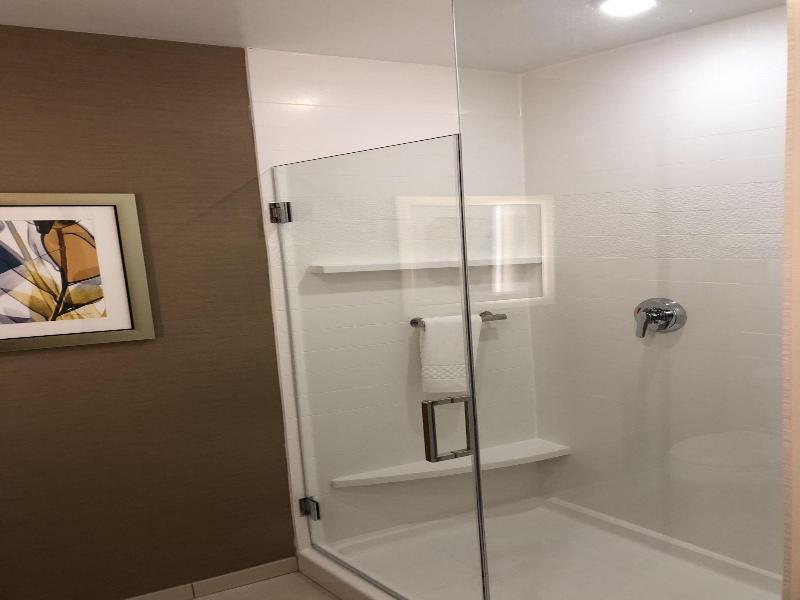 Fairfield Inn & Suites by Marriott Decorah image
