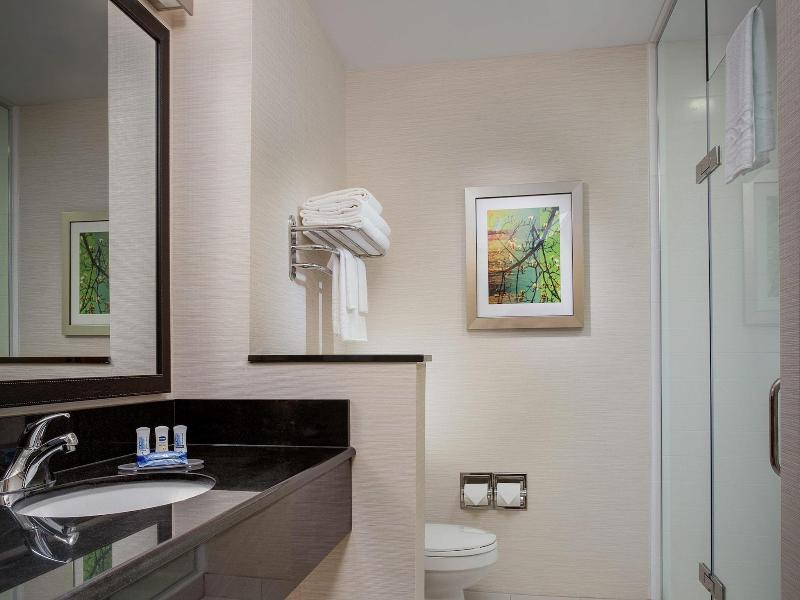 Fairfield Inn & Suites by Marriott Decorah image