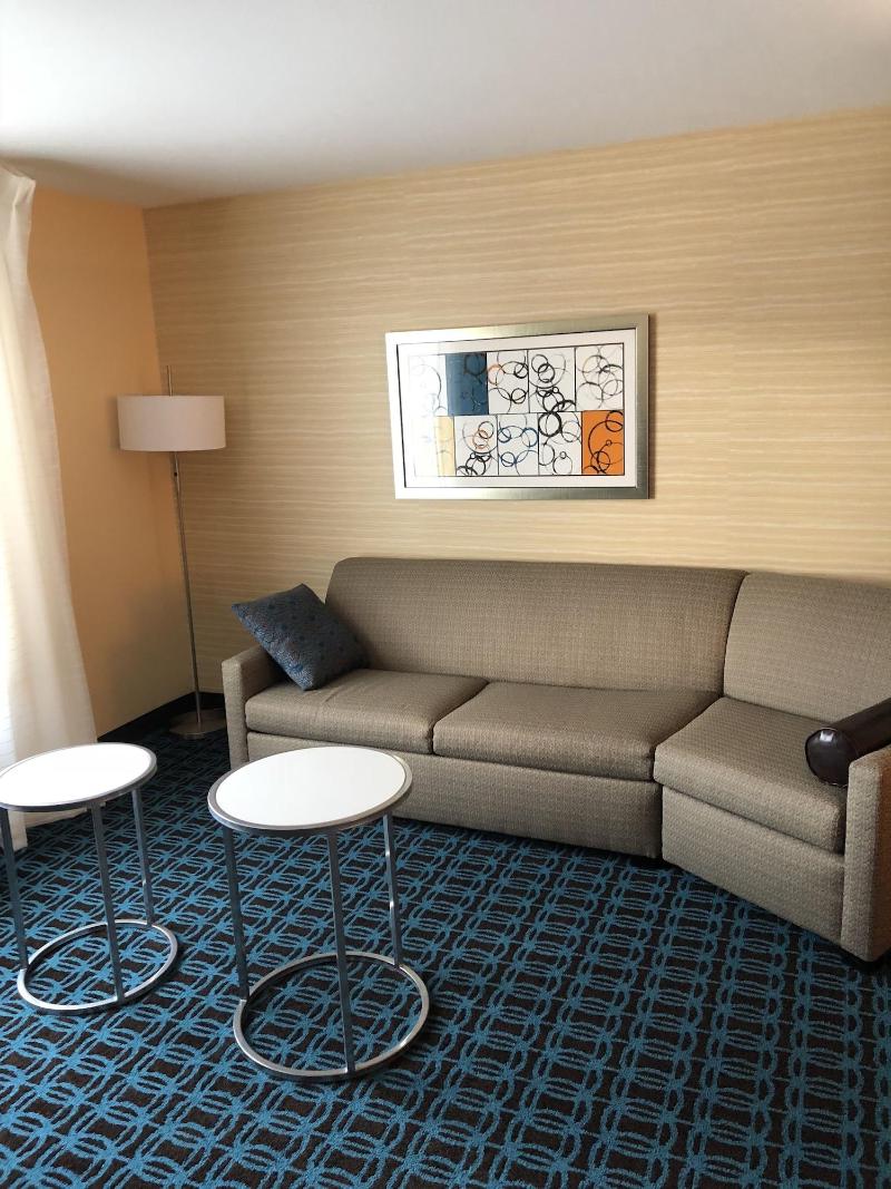 Fairfield Inn & Suites by Marriott Decorah image