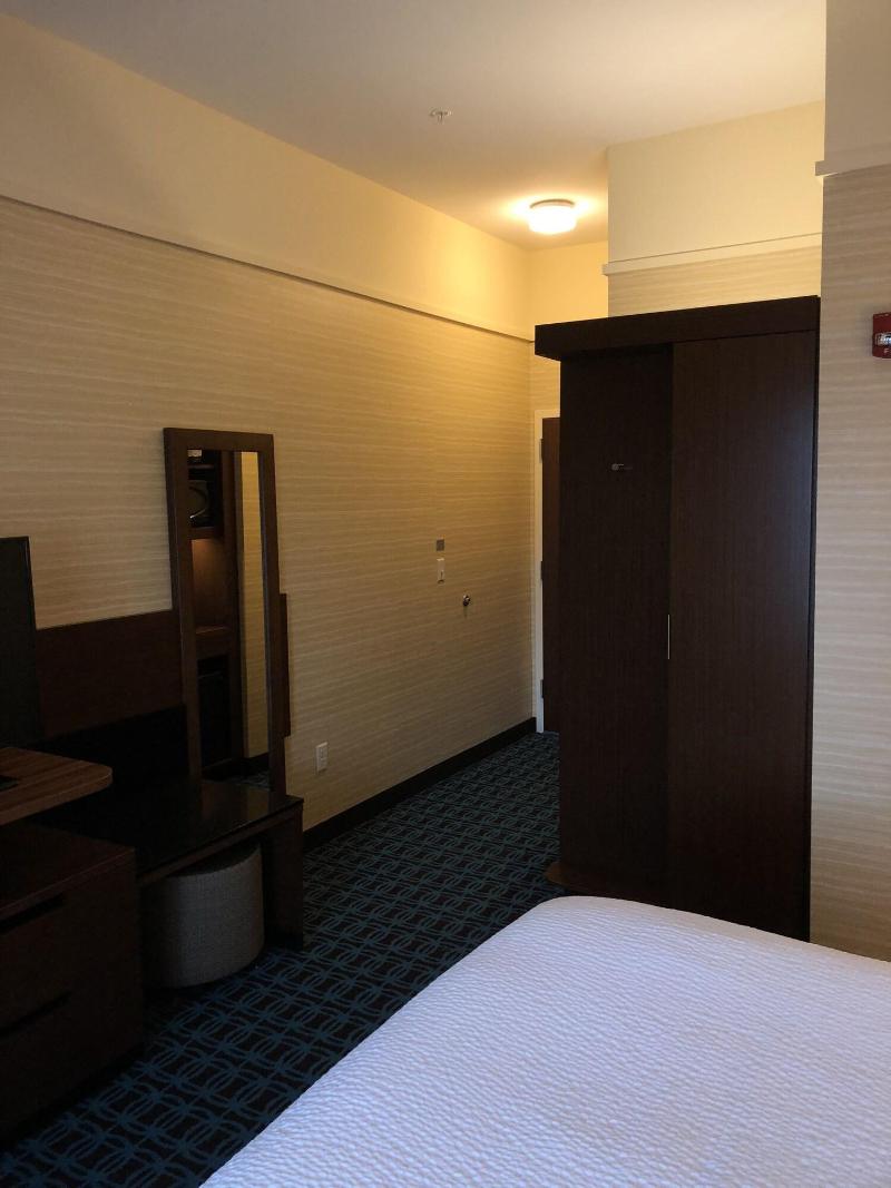 Fairfield Inn & Suites by Marriott Decorah image