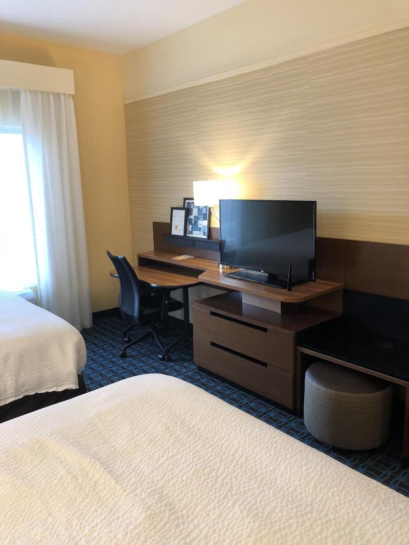 Fairfield Inn & Suites by Marriott Decorah image