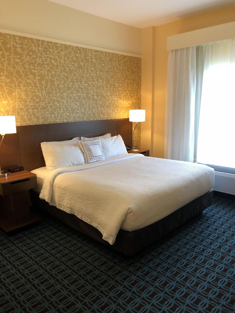 Fairfield Inn & Suites by Marriott Decorah image