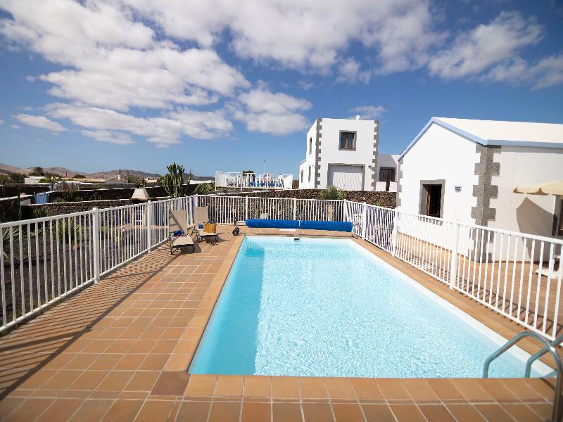 Villas Tao Mazo image