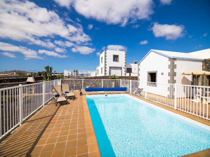 Villas Tao Mazo image