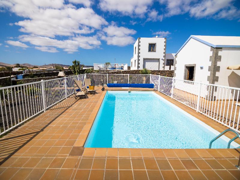 Villas Tao Mazo image