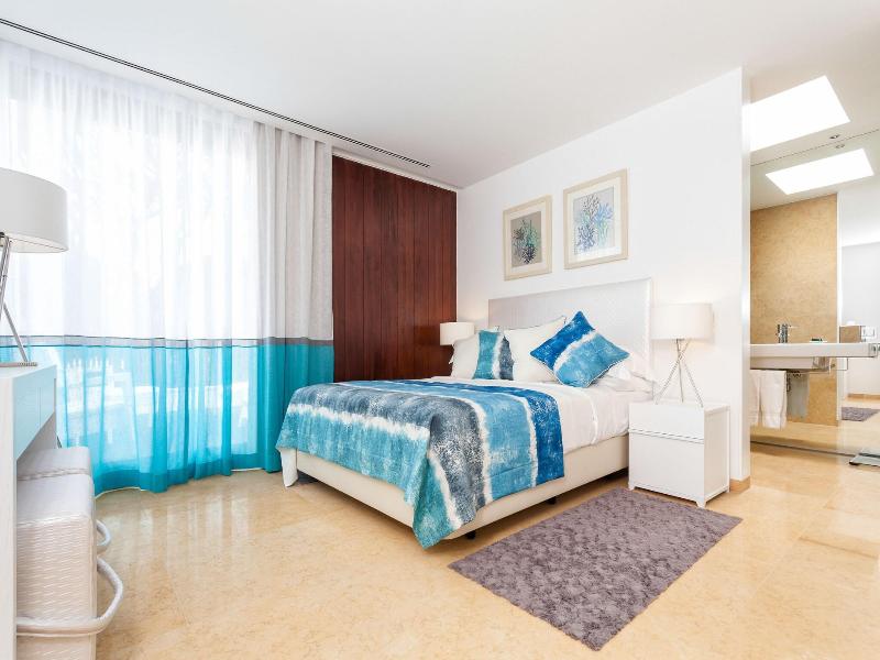 Pine Cliffs Village & Golf Suites image
