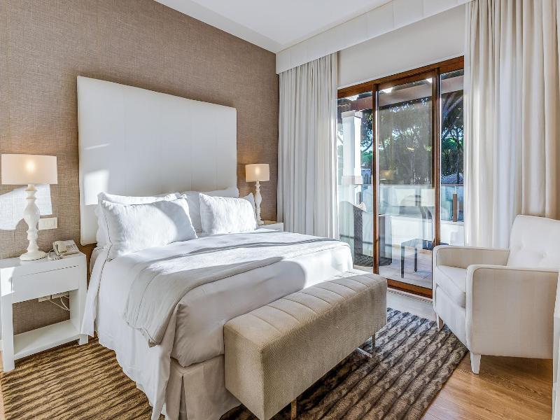 Pine Cliffs Village & Golf Suites image