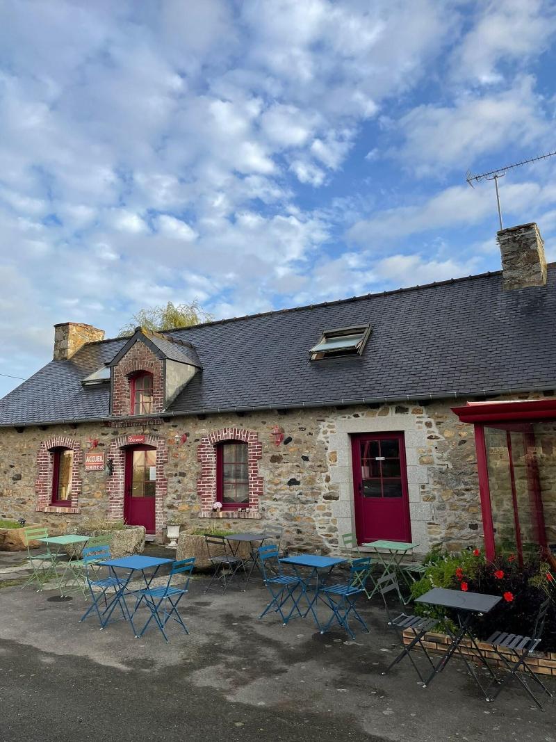 Logis Hôtel Le Relais De Beaucemaine image