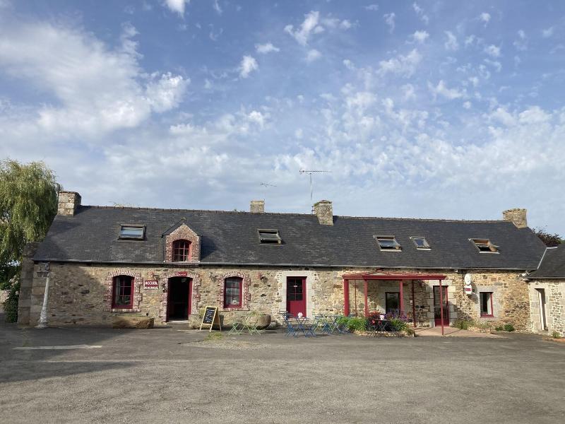 Logis Hôtel Le Relais De Beaucemaine image
