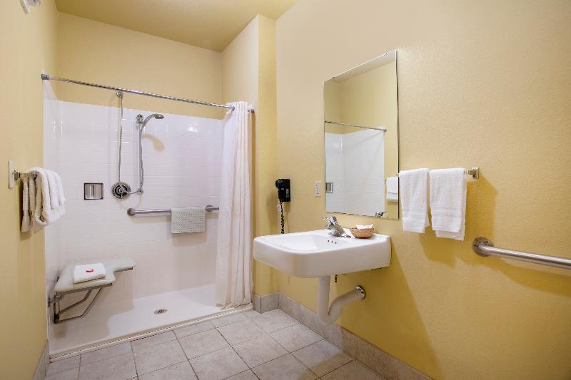 OYO Hotel Valley View TX, I-35 image