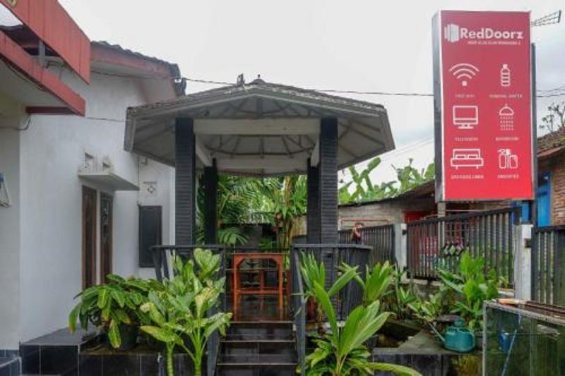 Spot On 2718 Backpacker'S Homestay Jlegong