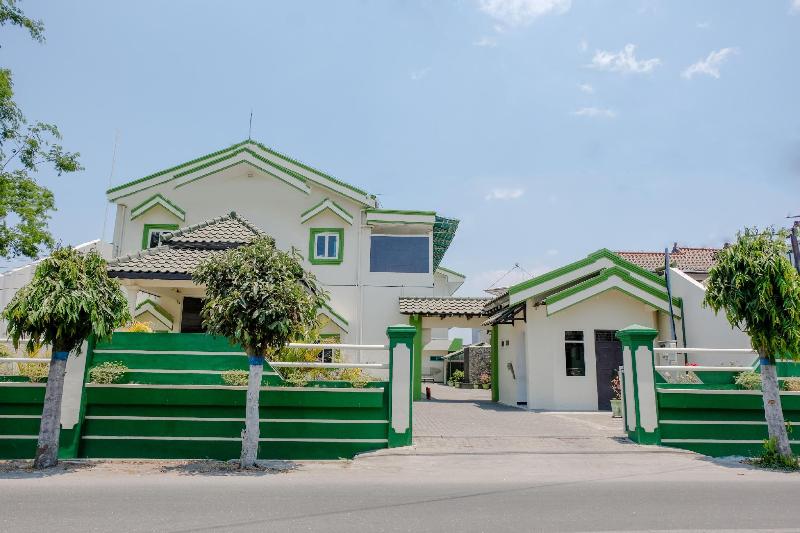 Taman Indah image