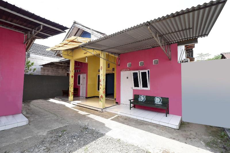 Spot On 2106 Homestay Flamboyan — photo 3