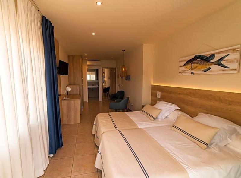Logis Hotel Tamariu image