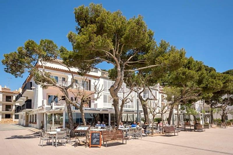 Logis Hotel Tamariu image