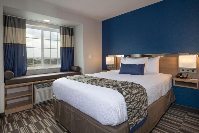 Microtel Inn & Suites By Wyndham Loveland image