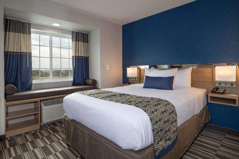 Microtel Inn & Suites By Wyndham Loveland image