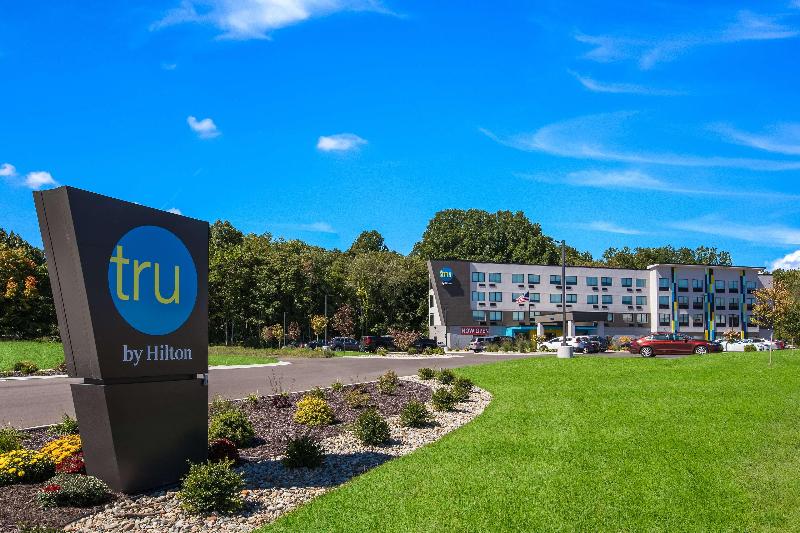 Tru by Hilton Saint Joseph image